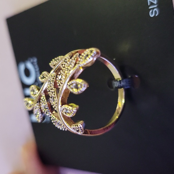 Ring - Picture 3 of 3